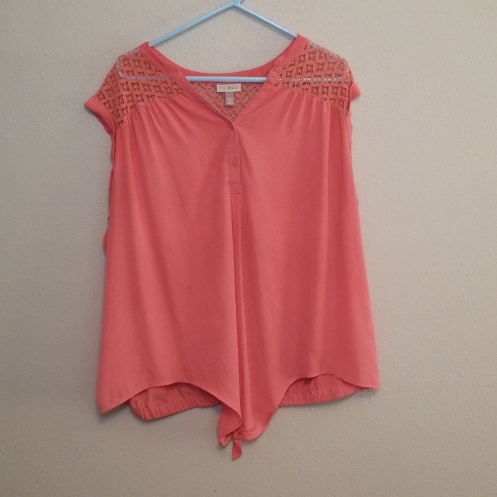 Sleeveless Lace Blouse